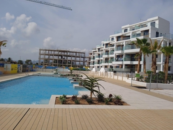 Ático en venta con piscina en playa l’Estanyo Denia