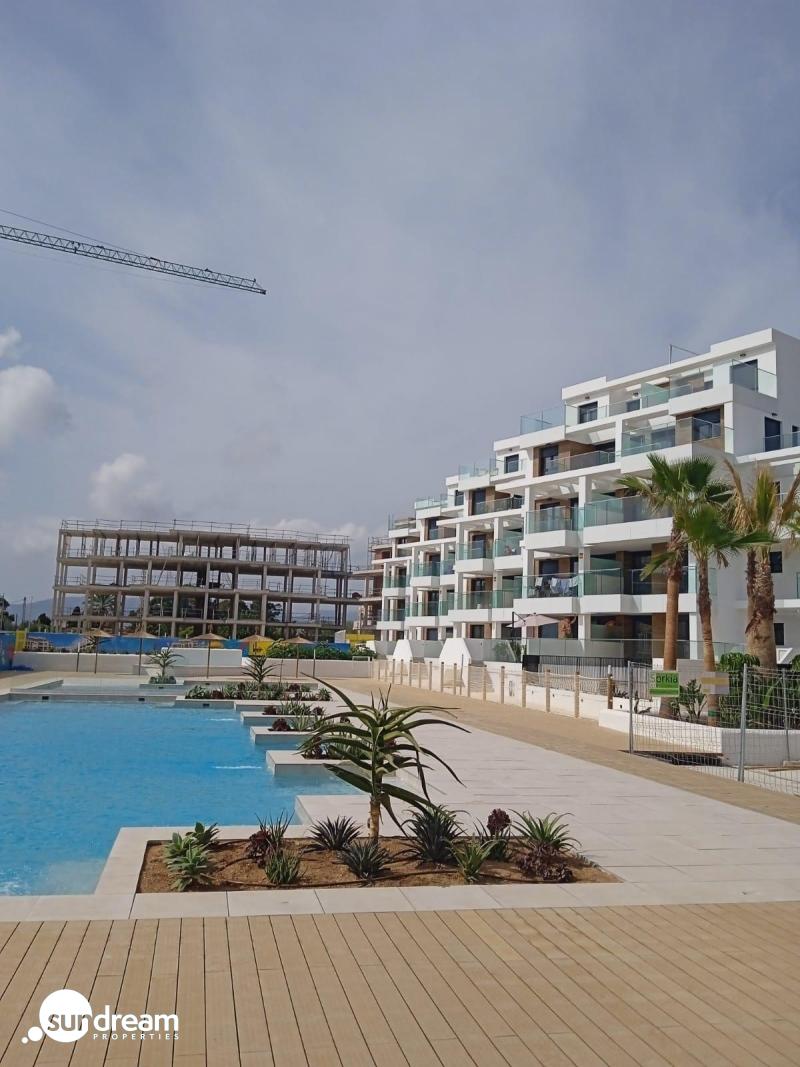 Ático en venta con piscina en playa l’Estanyo Denia