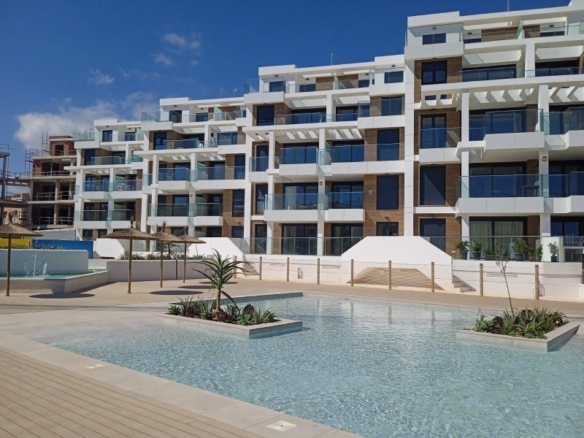 Ático en venta con piscina en playa l’Estanyo Denia
