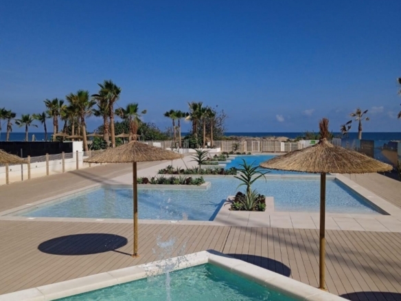 Ático en venta con piscina en playa l’Estanyo Denia