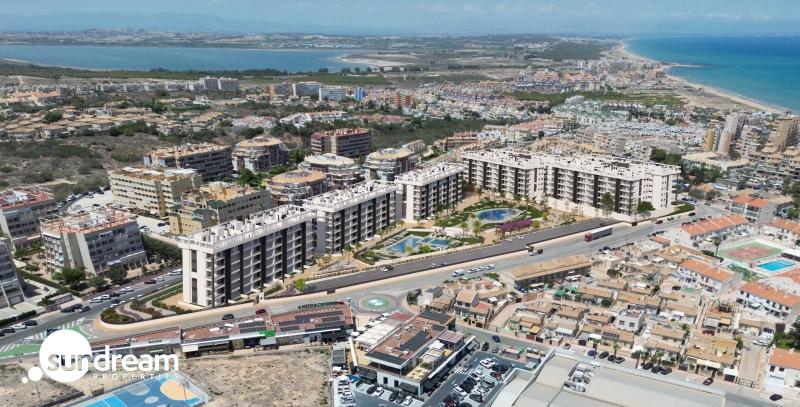 Ático en venta obra nueva con garaje en playa Torrevieja