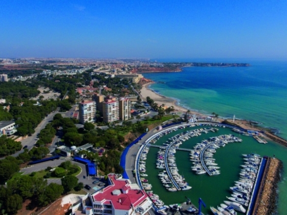 Ático en venta obra nueva con piscina en Campoamor