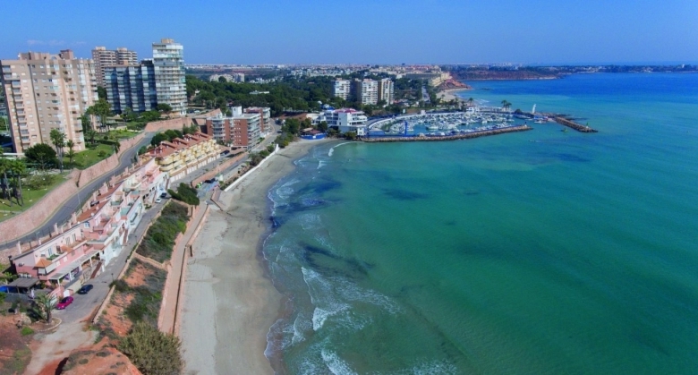 Ático en venta obra nueva con piscina en Campoamor