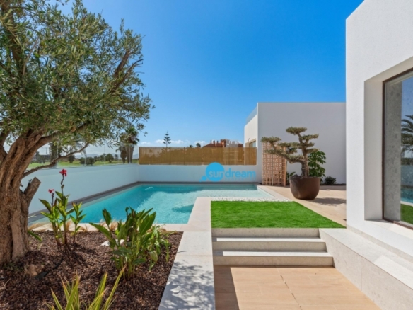 Villa obra nueva en venta en golf La Serena Los Alcázares