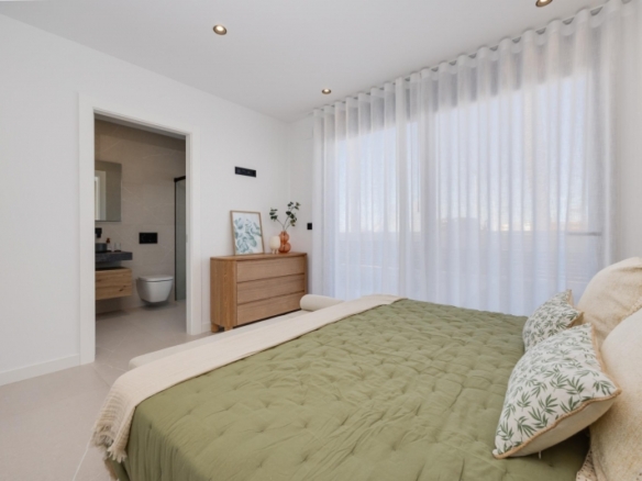 Villas de obra nueva en venta con piscina Torrevieja