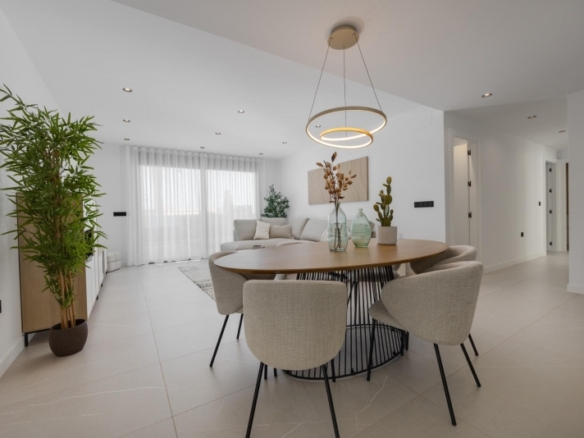 Villas de obra nueva en venta con piscina Torrevieja