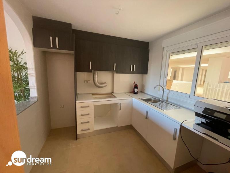 Piso en venta con 2 habitaciones y piscina en Cabo Roig
