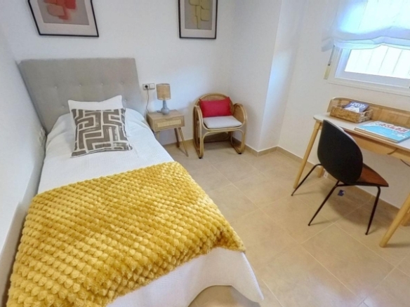 Piso en venta con 2 habitaciones y piscina en Cabo Roig