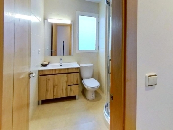 Piso en venta con 2 habitaciones y piscina en Cabo Roig