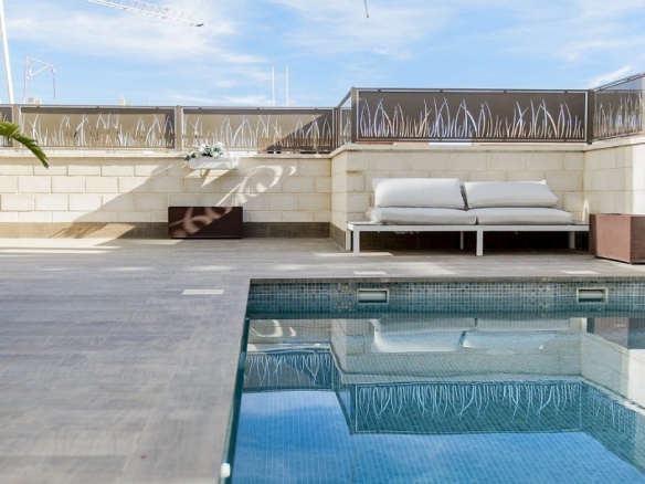 VILLA DE OBRA NUEVA EN PLAYA HONDA(LA MANGA).