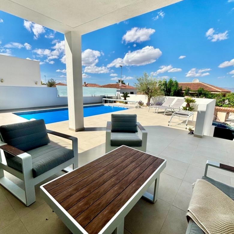 VILLA DE UNA PLANTA, TOTALMENTE PERSONALIZABLE EN CIUDAD QUESADA