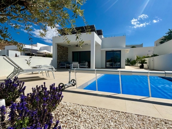 VILLA DE UNA PLANTA, TOTALMENTE PERSONALIZABLE EN CIUDAD QUESADA