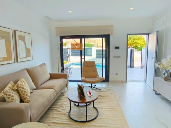 CHALET DE NUEVA CONSTRUCCIÓN EN PINAR DE CAMPOVERDE