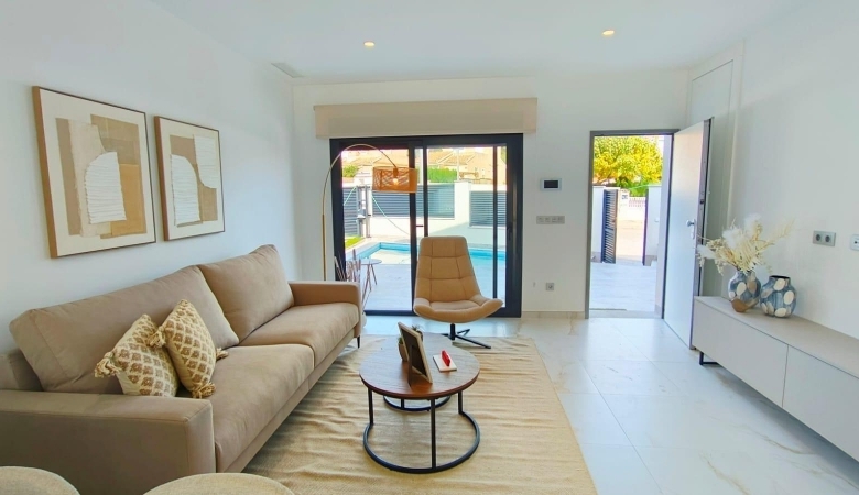 CHALET DE NUEVA CONSTRUCCIÓN EN PINAR DE CAMPOVERDE