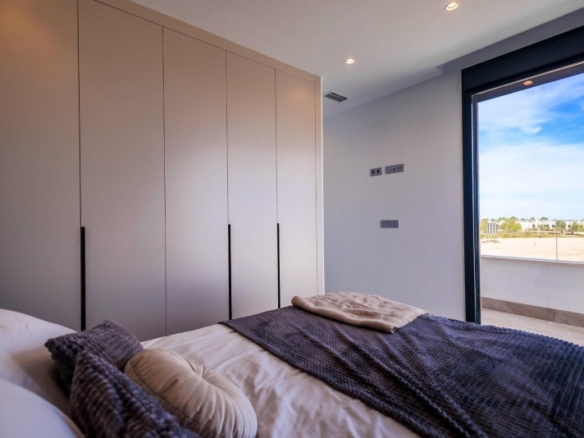 VILLAS DE OBRA NUEVA EN PILAR DE LA HORADADA EN EL CAMPO DE GOLF.