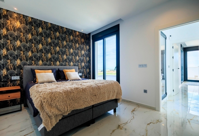 VILLAS DE OBRA NUEVA EN PILAR DE LA HORADADA EN EL CAMPO DE GOLF.