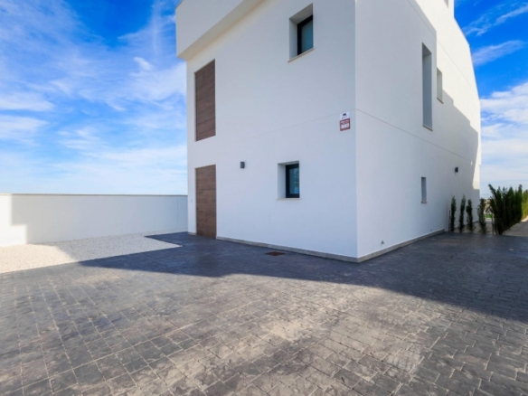 VILLAS DE OBRA NUEVA EN PILAR DE LA HORADADA EN EL CAMPO DE GOLF.