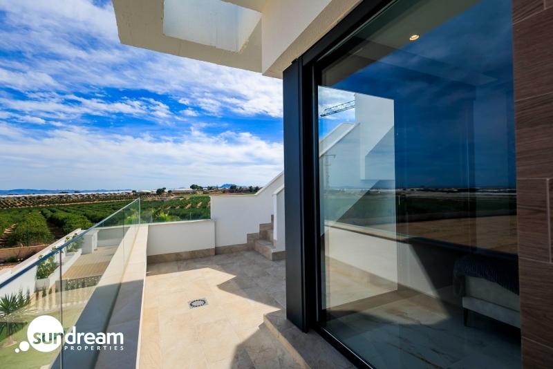 g_39577-16-32 VILLAS DE OBRA NUEVA EN PILAR DE LA HORADADA EN EL CAMPO DE GOLF.
