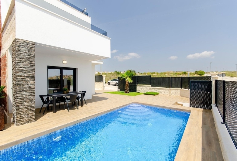 VILLAS DE NUEVA CONSTRUCCIÓN EN CAMPO DE GOLF(ORIHUELA)