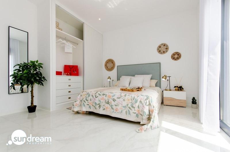 VILLAS DE NUEVA CONSTRUCCIÓN EN CAMPO DE GOLF(ORIHUELA)