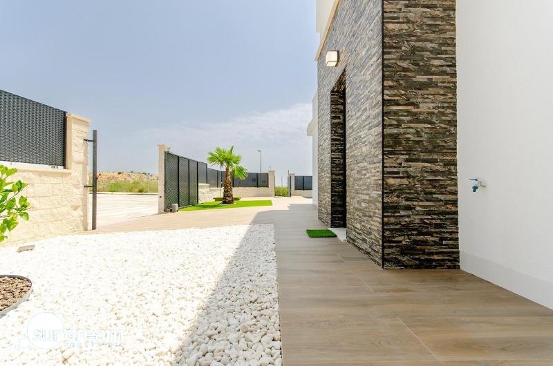 VILLAS DE NUEVA CONSTRUCCIÓN EN CAMPO DE GOLF(ORIHUELA)