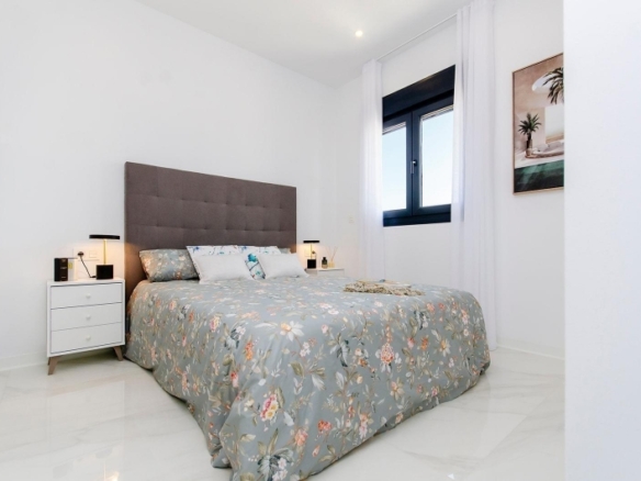 VILLAS DE NUEVA CONSTRUCCIÓN EN CAMPO DE GOLF(ORIHUELA)