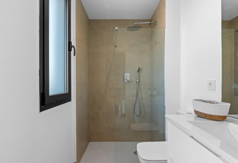 Ático de 2 dormitorios con solarium privado en Mar de Cristal(Cartagena)