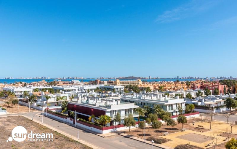 Ático de 2 dormitorios con solarium privado en Mar de Cristal(Cartagena)