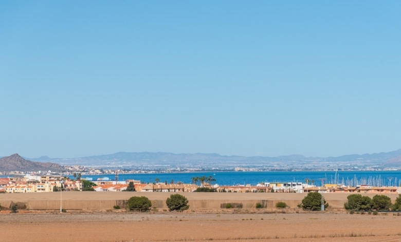 Ático de 2 dormitorios con solarium privado en Mar de Cristal(Cartagena)