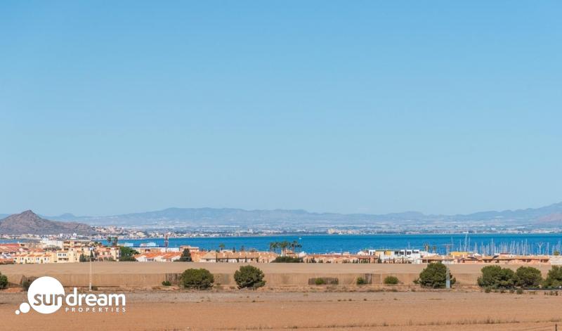 Ático de 2 dormitorios con solarium privado en Mar de Cristal(Cartagena)