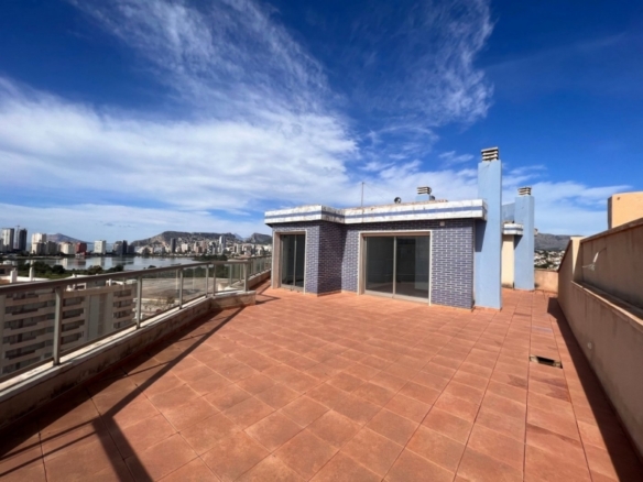 PRECIOSOS ATICOS DUPLEX CON VISTAS AL MAR EN CALPE