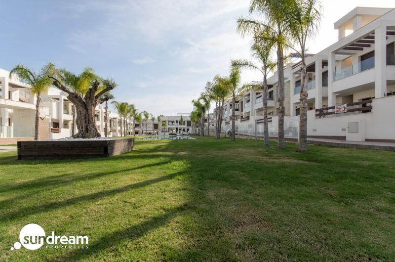 BUNGALOW DE 2 DORM. DE NUEVA CONSTRUCCIÓN EN COMPLEJO RESIDENCIAL EN TORREVIEJA.