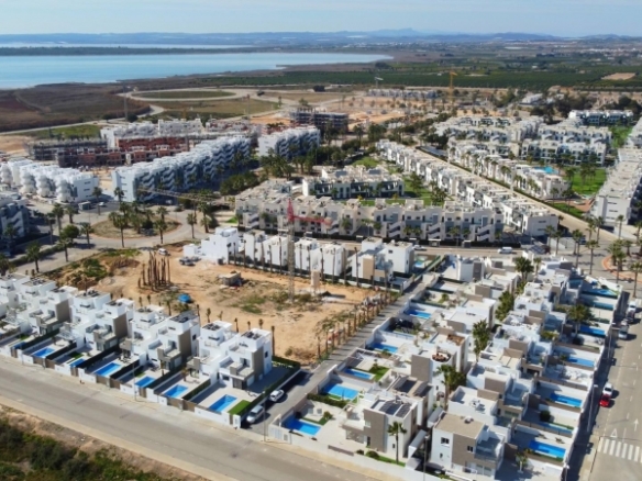 APARTAMENTO MODERNO DE NUEVA CONSTRUCCIÓN EN EL RASO, GUARDAMAR DEL SEGURA