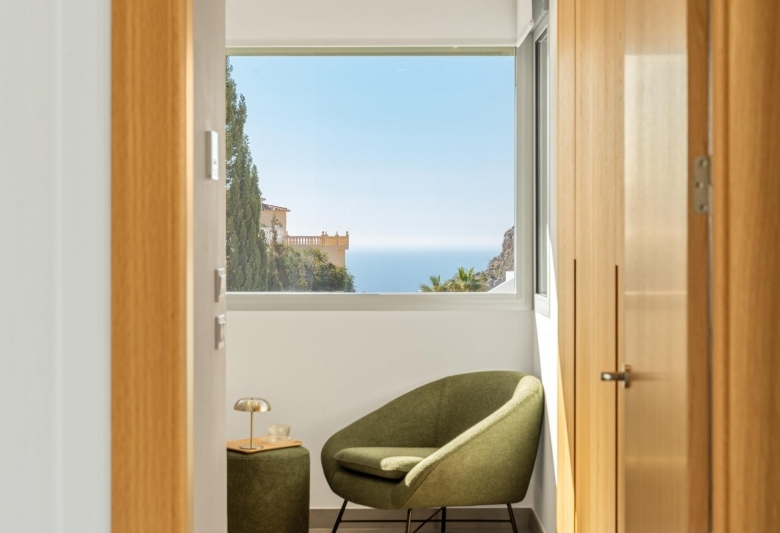 VILLA DE OBRA NUEVA CON VISTAS AL MAR EN CUMBRE DEL SOL