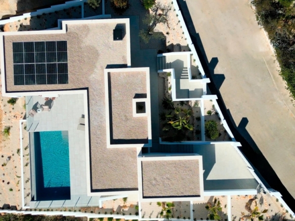 VILLA DE OBRA NUEVA CON VISTAS AL MAR EN CUMBRE DEL SOL