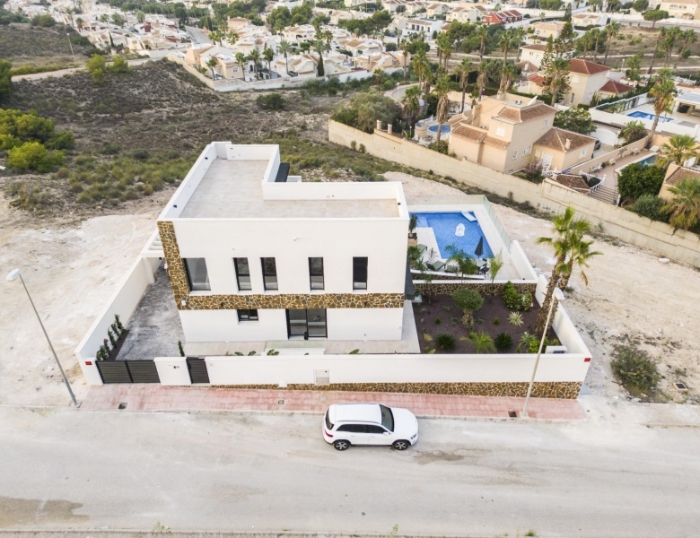 EXCLUSIVA VILLA DE LUJO DE NUEVA CONSTRUCCIÓN EN CIUDAD QUESADA(ROJALES).