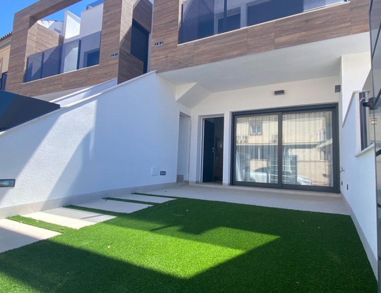 MODERNOS BUNGALOWS DE PLANTA BAJA DE OBRA NUEVA EN LO PAGAN(SAN PEDRO DEL PINATAR)