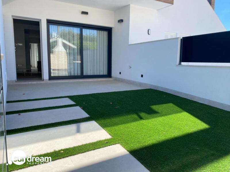 MODERNOS BUNGALOWS DE PLANTA BAJA DE OBRA NUEVA EN LO PAGAN(SAN PEDRO DEL PINATAR)