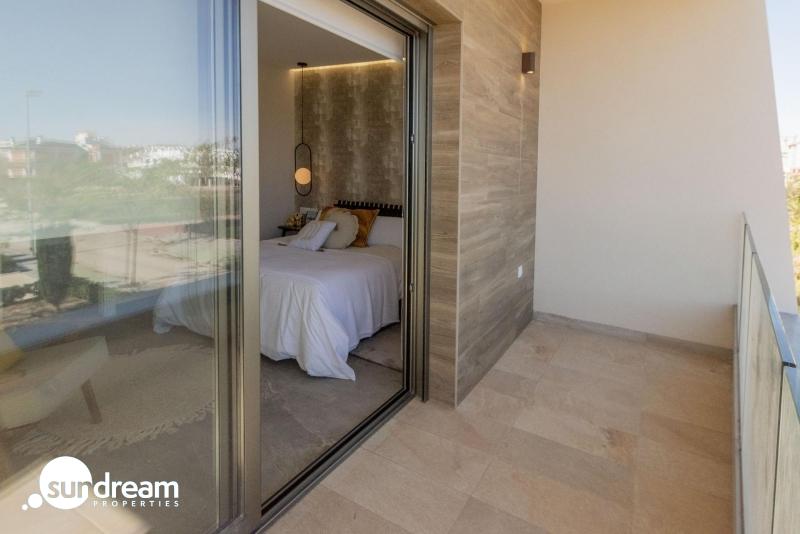 g_39906-6-33 VILLA DE 3 DORMITORIOS DE NUEVA CONSTRUCCIÓN EN PILAR DE LA HORADADA EN EL CAMPO DE GOLF.