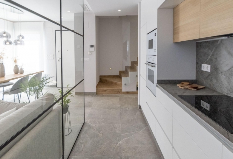 VILLA DE 3 DORMITORIOS DE NUEVA CONSTRUCCIÓN EN PILAR DE LA HORADADA EN EL CAMPO DE GOLF.