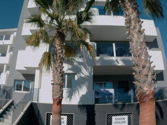 APARTAMENTO DE NUEVA CONSTRUCCIÓN CON 2 DORM EN ORIHUELA COSTA