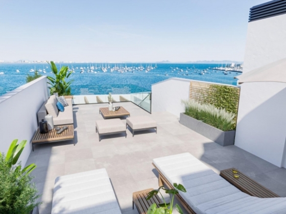 APARTAMENTO DE PLANTA BAJA EN PRIMERA LÍNEA DE PLAYA EN SAN PEDRO DEL PINATAR