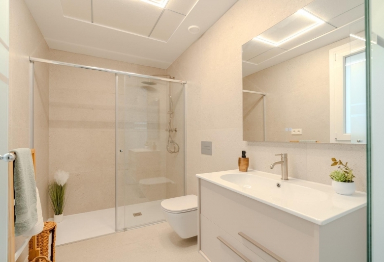 Chalet pareado en venta con piscina privada  en Los Alcázares
