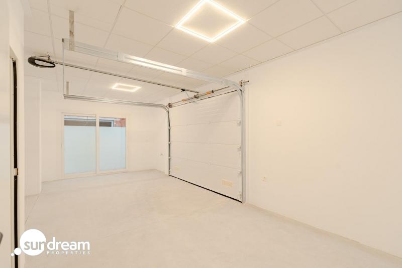 Chalet pareado en venta con piscina privada  en Los Alcázares
