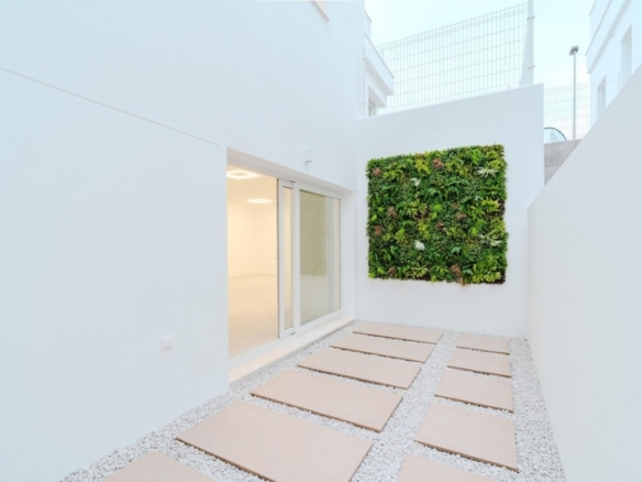Chalet pareado en venta con piscina privada  en Los Alcázares