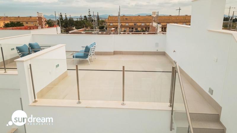 g_39989-11-28 Chalet pareado en venta con piscina privada en Los Alcázares