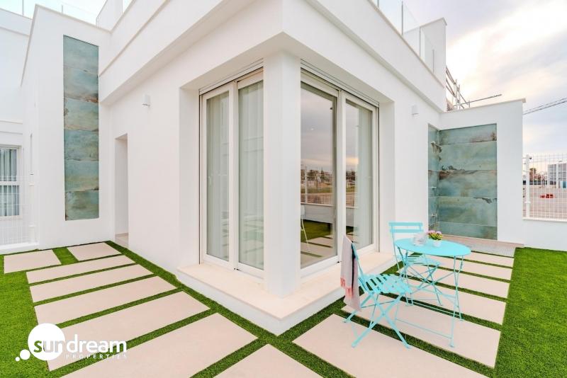 g_39989-11-29 Chalet pareado en venta con piscina privada en Los Alcázares