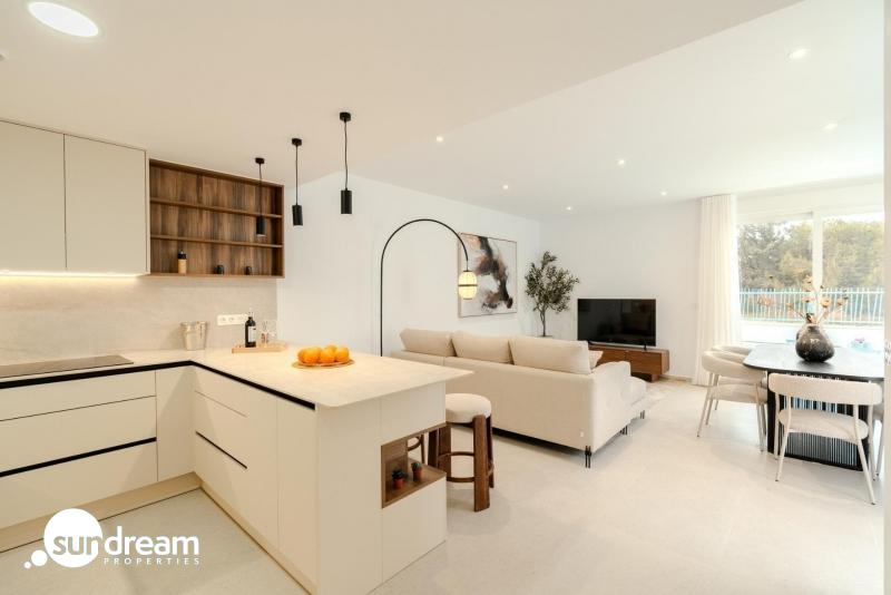 Chalet pareado en venta con piscina privada  en Los Alcázares