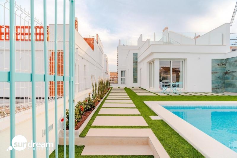 g_39989-11-33 Chalet pareado en venta con piscina privada en Los Alcázares