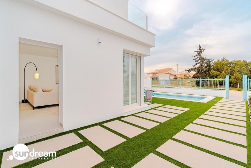g_39989-11-34 Chalet pareado en venta con piscina privada en Los Alcázares